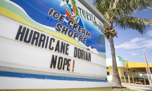 Uragan Dorian spustio se na kategoriju 4, pogledajte kako je pustošio Bahame