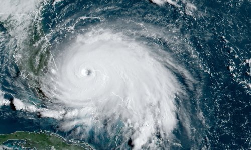 Nakon što je žestoko pogodio Bahame, uragan Dorian prijeti Floridi