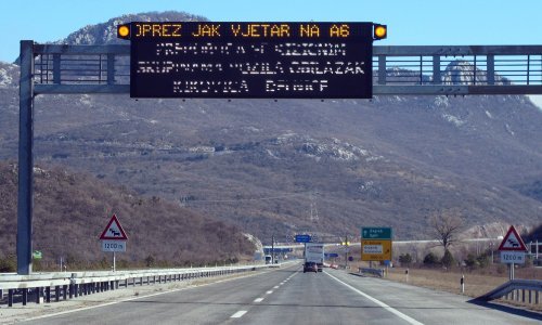 Jak vjetar stvara probleme: Na neke dionice autocesta smiju samo osobna vozila, problemi i na moru