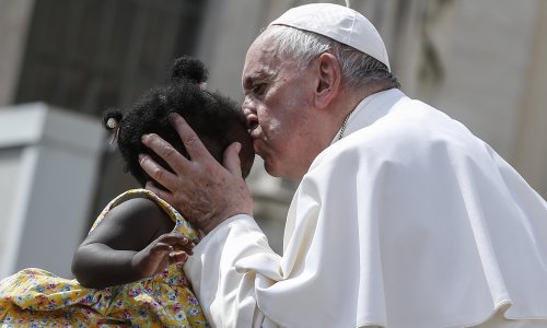 Papa počinje afričku turneju koja će u fokusu imati klimatske promjene