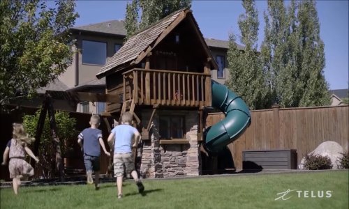 Baka i djed iznenadili unuku nevjerojatnom kućicom za igranje