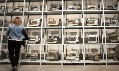 Zavirili smo u izložbu o stoljetnoj povijesti varaždinskog Varteksa i doznali najzanimljivije detalje