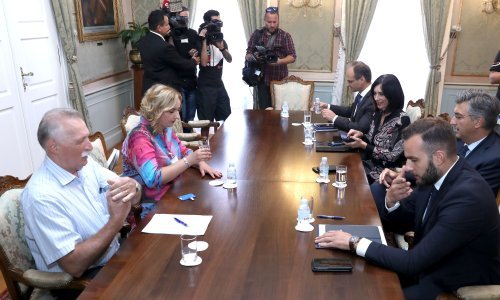 Učitelji primireni nakon sastanka s Plenkovićem: 'Čvrst je u nakani da se nađu rješenja, zasad ništa od štrajka'