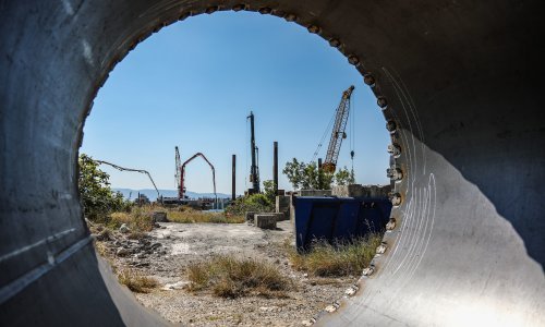 [FOTO] Na Krku počeo nicati kontroverzan projekt. Pogledajte kako napreduje gradnja LNG terminala