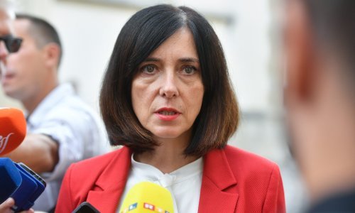 Ministrica Divjak o češćem izvođenju himne: Djecu domoljublju treba učiti prije svega djelima