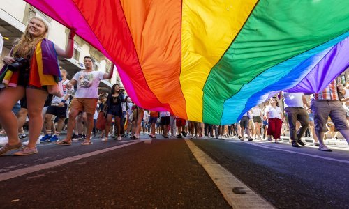 Islamska zajednica pozvala na bojkot gay parade u Sarajevu, Katolička crkva na suzdržavanje od nasilja