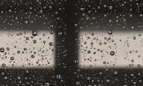 Snažno nevrijeme zahvatilo jug Hrvatske, padala tuča veličine oraha, u Istri zabilježene pijavice