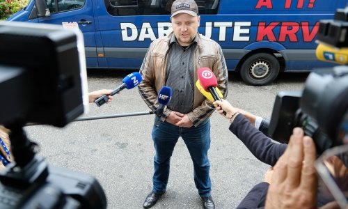 Pojavio se još jedan predsjednički kandidat - ovaj je nosio lijes kroz Zagreb za državu koja više ne postoji