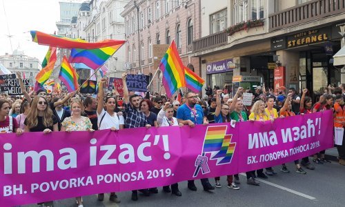 [FOTO/VIDEO] Završila prva povorka ponosa u Sarajevu, sve je proteklo mirno i bez incidenata