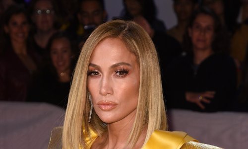 Jennifer Lopez stigla na premijeru filma u haljini koja otkriva sve, a ne pokazuje ništa