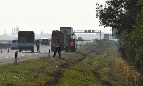 U strašnoj nesreći kod Slavonskog Broda poginuli otac i trogodišnja kći