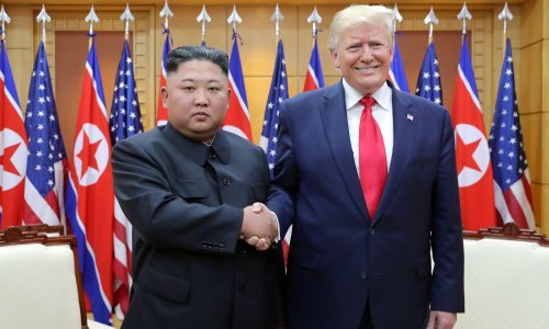 Trump kaže da će SAD znati riješiti sjevernokorejski 'božićni poklon'