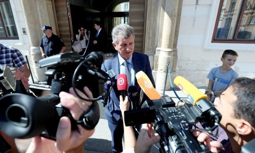 Kujundžić pojasnio kako će se namaknuti novac za pokriće duga kninske bolnice veledrogeriji Medika