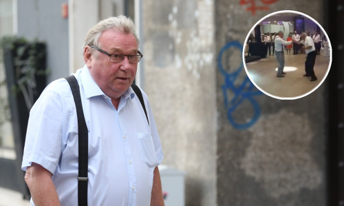 Vladimir Šeks snimljen u plesnom zanosu, partner mu je zanimljiv