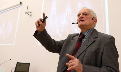 Poznati fizičar popljuvao Jokićevu reformu, pa po njoj napisao udžbenik