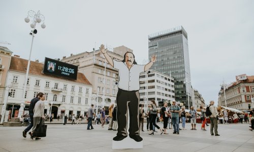'Gigantski' Mišo Kovač osvanuo na Trgu bana Josipa Jelačića