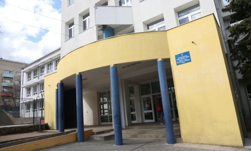 Učiteljica u osnovnoj školi u Kninu ponižavala učenike, čak ih tjerala da joj čiste cipele?