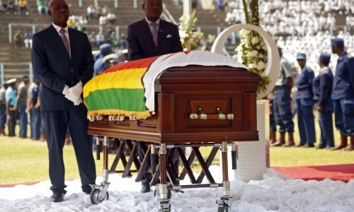 Strani čelnici i pristaše oprostili se od Mugabea