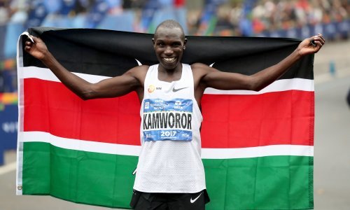 Atletika dobila novi svjetski rekord; čudesni Kenijac zadnjih 11 kilometara trčao je sam i po kiši