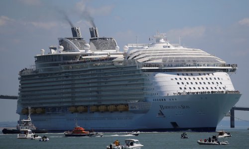 Najveći kruzer na svijetu krenuo na prvo putovanje