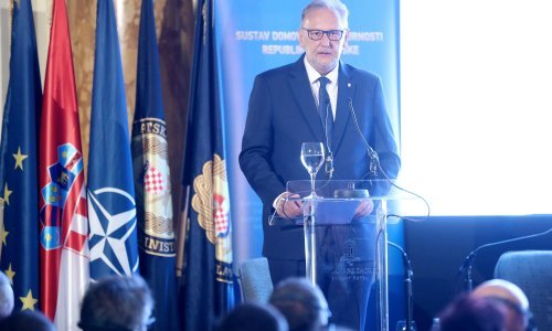 Božinović: Nećemo mijenjati politiku prema migrantima