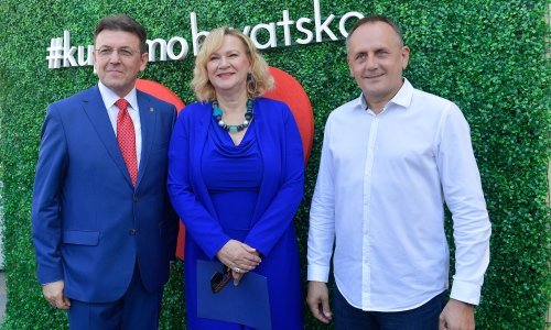 Akcija "Kupujmo hrvatsko" na Trgu bana Jelačića okupila gotovo 300 proizvođača