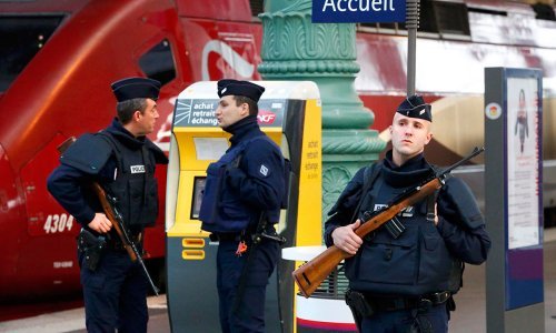 Stručnjaci se pitaju je li napad u Francuskoj 'nasumični' terorizam, istraga se širi