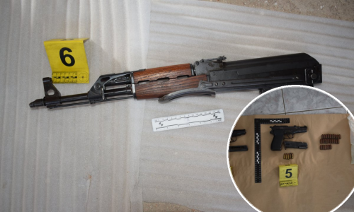 U kući 67-godišnjaka u okolici Zadra nađen pravi arsenal, gospođa iz Brinja puškomitraljez sama predala policiji