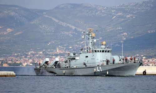 Požar na raketnoj topovnjači 'Vukovar', tri osobe završile u bolnici