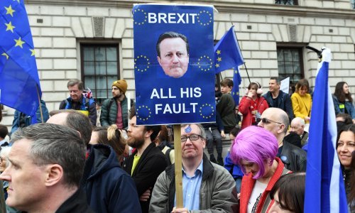 Čovjek koji je zakuhao frku s Brexitom otkriva pikanterije o bivšim kolegama, nestašluke s drogom, ali i kako se nosio s gubitkom sina