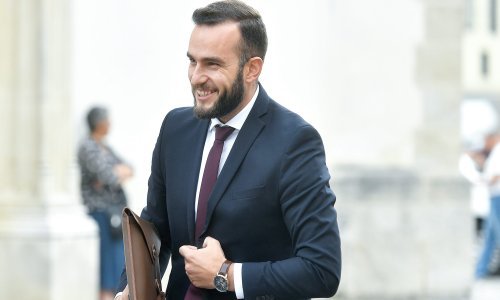 Razgovarali smo s bivšom razrednicom ministra Aladrovića. Ima poruku za njega: Iritirate ljude!