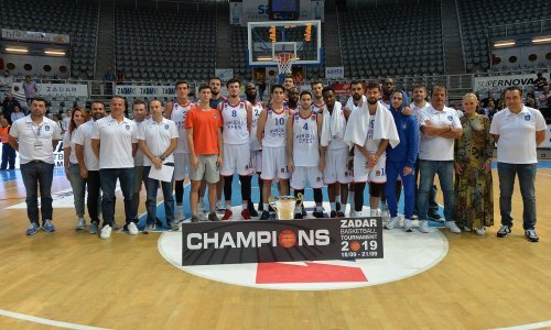 Anadolu Efes uvjerljivom pobjedom nad Albom osvojio snažni turnir u Zadru