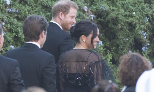 Meghan Markle iznenadila ovim modnim detaljem: Skupocjenu haljinu začinila jeftinim naušnicama - od svega 42 kune