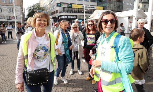 Žene oboljele i liječene od raka prošetale centrom Zagreba, pridružio im se Gordan Maras