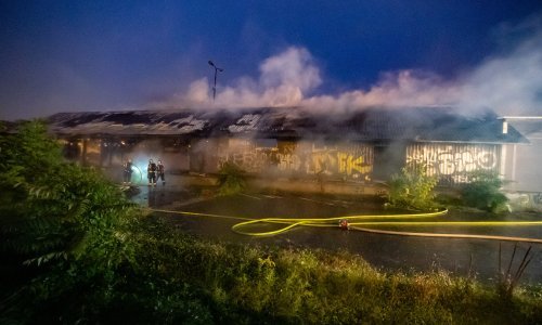 Veliki požar na Zapadnom kolodvoru u Zagrebu obustavio promet