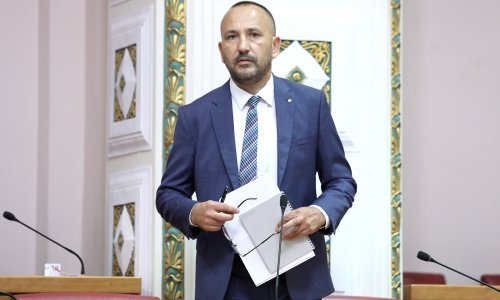 Zekanović: Pozivam predsjednicu da se očituje o Vučićevim izjavama da je Islam Grčki u Krajini