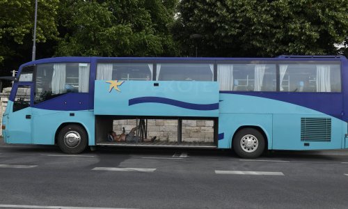 Libijac se sajlom zakačio za švedski bus u Crnoj Gori kako bi se domogao EU, ali je jednu stvar previdio