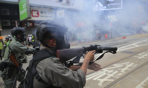 Hongkonške vlasti uvode red nakon uhićenja 180 ljudi za vrijeme najnasilnijih prosvjeda u četiri mjeseca