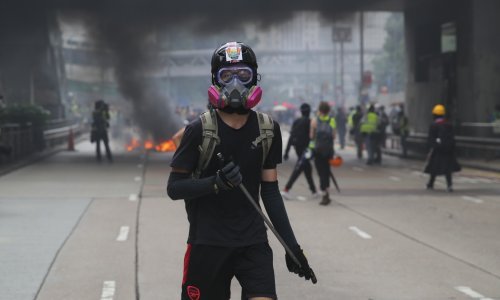Prosvjedi u Hong Kongu započeli nasilnim obračunima