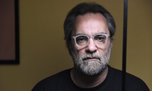 U sasvim novoj ulozi: Filip Šovagović oduševio publiku sviranjem - flamenca