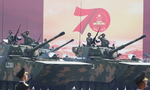 [FOTO] Xi Jinping kao Mao Zedong: Pogledajte spektakularni mimohod povodom 70. rođendana Narodne Republike Kine