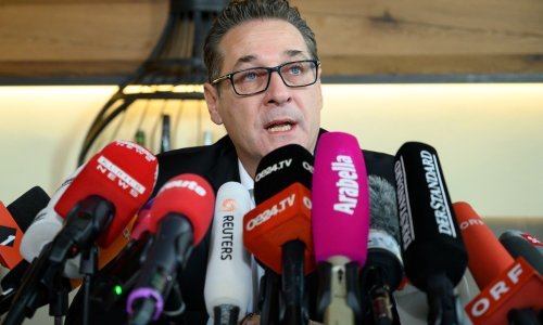 Strache najavio povlačenje iz politike nakon niza skandala