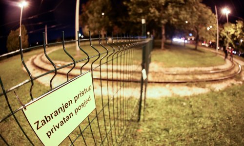 Obitelji Maršanić prekipjelo: Krenuli betonirati i ogradom zatvarati okretište tramvaja