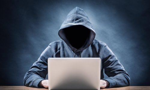Programeru koji je po Yahoou tražio golišave fotografije prijeti pet godina zatvora