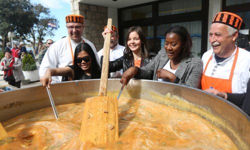 'Niža stopa PDV-a za restorane mjera je koja uljuđuje društvo i daje nam priliku da postanemo prepoznatljivi u svijetu'