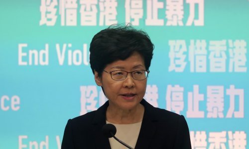 Carrie Lam ispričala se islamskoj zajednici zbog incidenta s vodenim topom