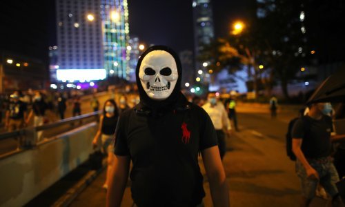 Stotine prosvjednika ponovno na ulicama Hong Konga nakon što su policajci pucali u tinejdžera