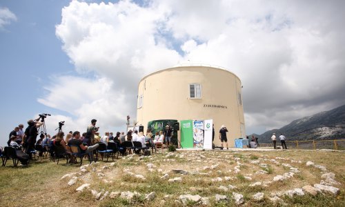 Sve se poklopilo: S Mosora snimljen najviši vrh talijanskih Apenina udaljen preko 300 km