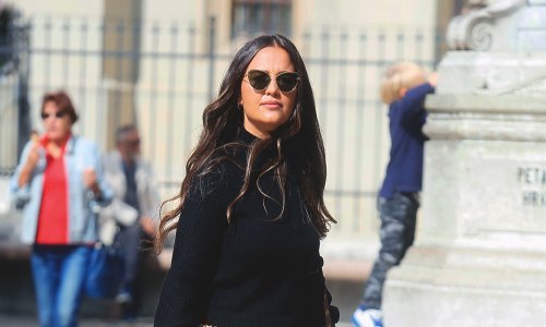 Zgodna brineta sa zagrebačke špice zna kako se nosi suknja koju obožavaju modne ovisnice