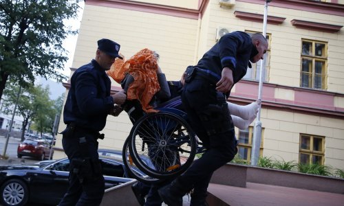 Sunita Hindić Bošnjaković s gipsom i u kolicima predana Tužiteljstvu u Mostaru